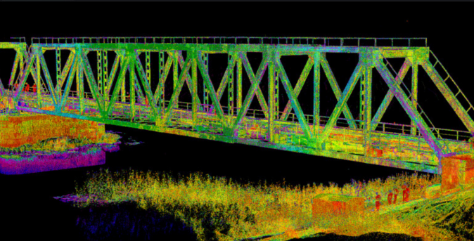 Iš lazerinio skenavimo duomenų parengtas tilto 3D taškinis modelis. Matavimai atlikti įvertinti dažymo darbams reikalingus medžiagų kiekius. 